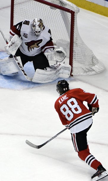 Kane's hat trick leads Blackhawks past Coyotes 6-3 (Feb 23, 2017)
